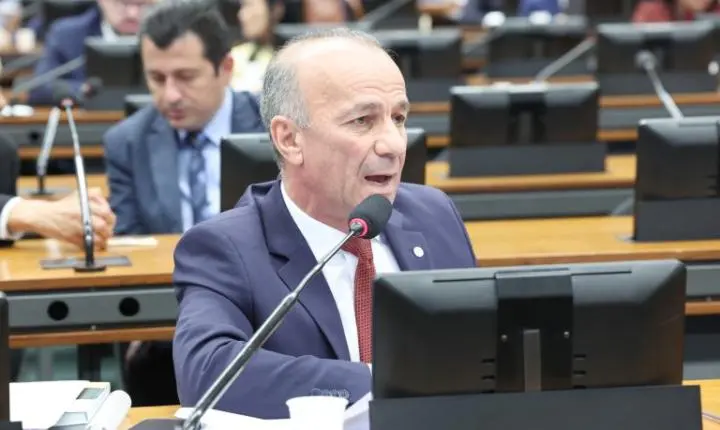 Comissão da Câmara aprova aumento no limite anual de bombeiros no DF