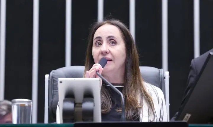 Câmara aprova regras para patentes de inteligência artificial financiadas por empresas