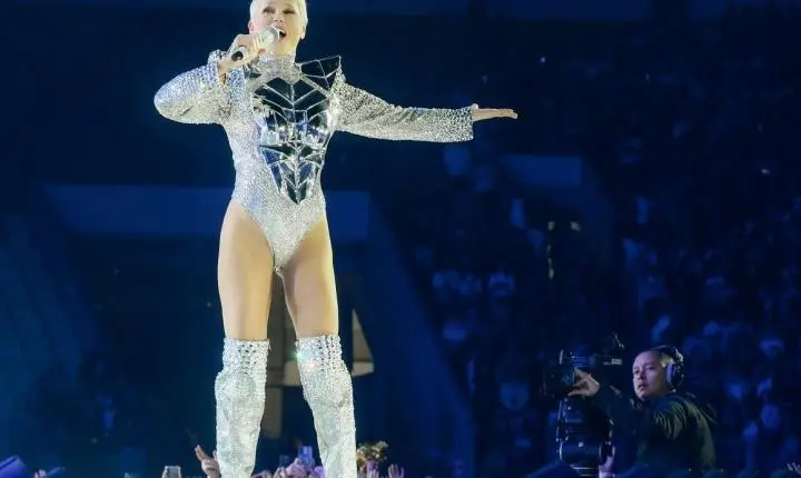 Turnê de Xuxa repercute em emissoras de 11 países após estreia em São Paulo