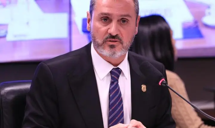 Flávio Dino determina retorno de Andrei Rodrigues ao comando da PF