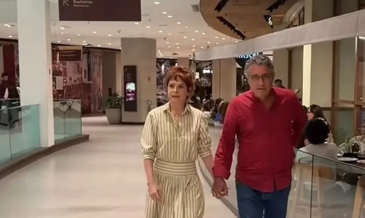 Drica Moraes surge de mãos dadas com o marido após reatar casamento