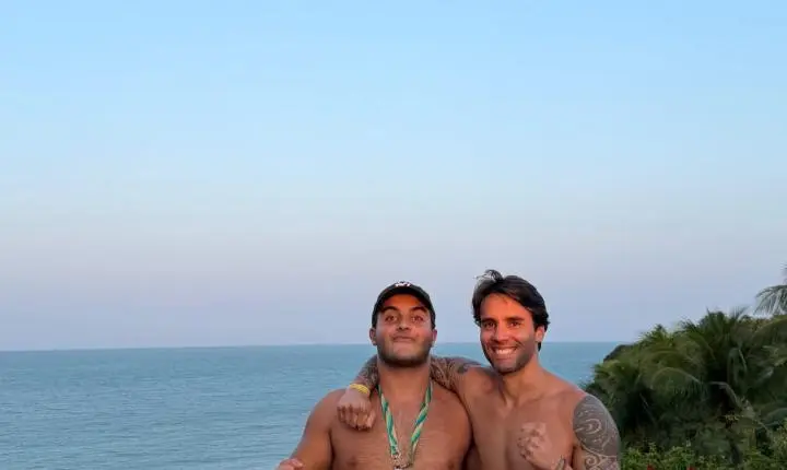 Marcelo Sangalo surge ao lado do pai em viagem e chama atenção na web