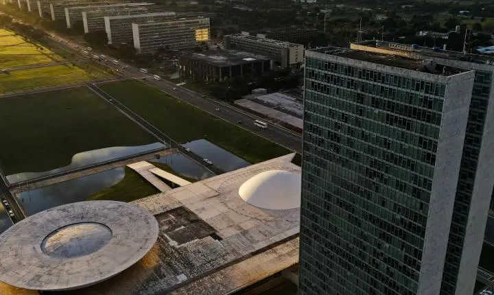 Entenda as atribuições de senadores e deputados para as eleições de 2026