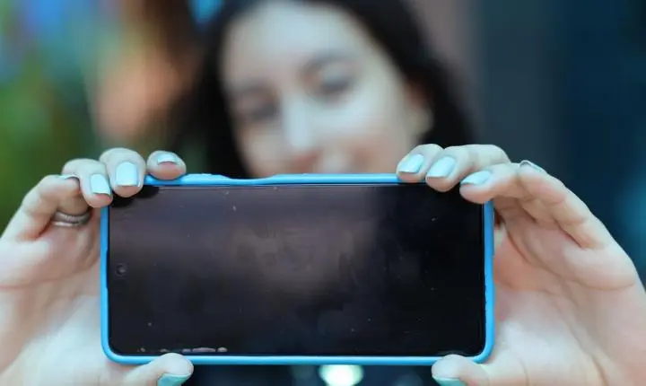 Pesquisa revela visão crítica sobre o uso da internet por adolescentes