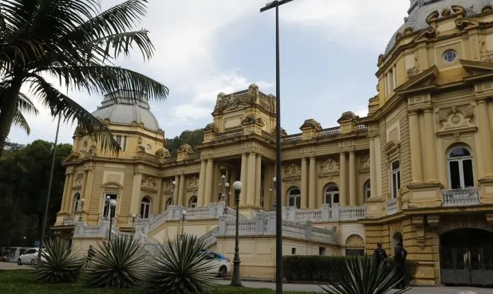 Governo do Rio exonera comissionados e suspende contratos no Instituto Rio Metrópole