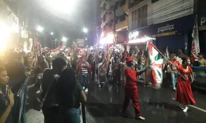 Grande Rio realiza último ensaio técnico de rua em Duque de Caxias antes do Carnaval 2026