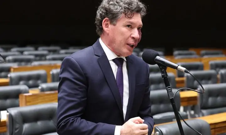 Comissão da MP que extingue a taxa das blusinhas será presidida por Reginaldo Lopes