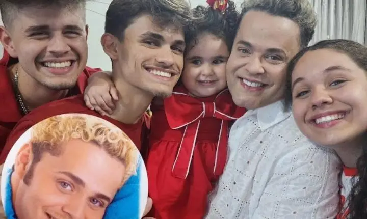 O cantor Robinson Monteiro reaparece com os quatro filhos anos após o sucesso no Raul Gil
