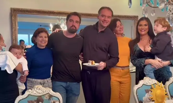 Luma de Oliveira reúne família em foto rara para celebrar o aniversário de Thor Batista
