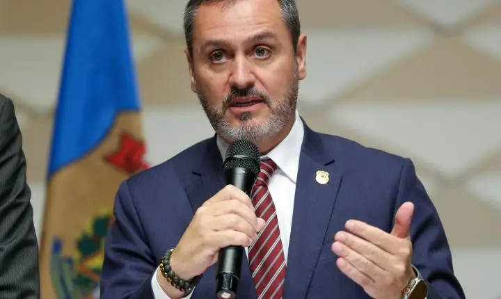 Mendonça afasta diretor-geral da Polícia Federal do cargo