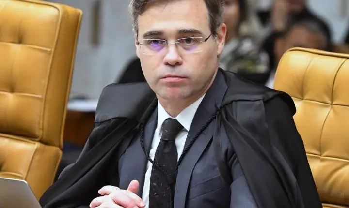 Ministro Mendonça autoriza investigação da PF sobre repasses para filme de Bolsonaro