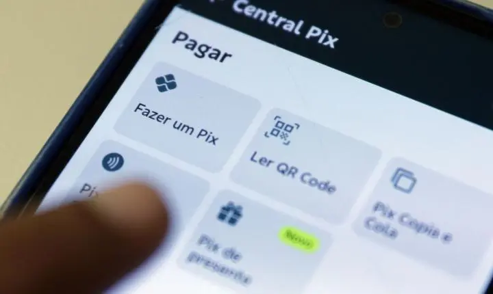 Instabilidade no Pix afeta bancos e paralisa pagamentos neste domingo