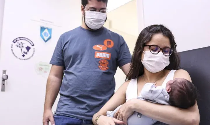 Agosto Dourado reforça importância do aleitamento materno e alerta sobre fórmulas