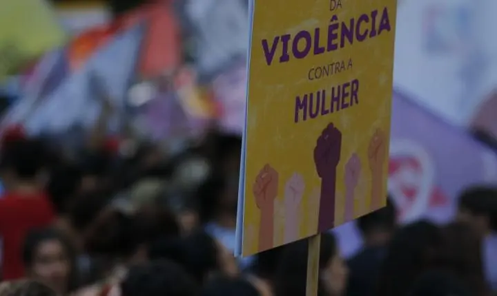 Violência contra a mulher: 7,5 mil agentes públicos passam por treinamento