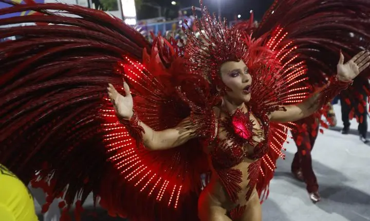 Virginia Fonseca deixa o posto de rainha de bateria da Grande Rio